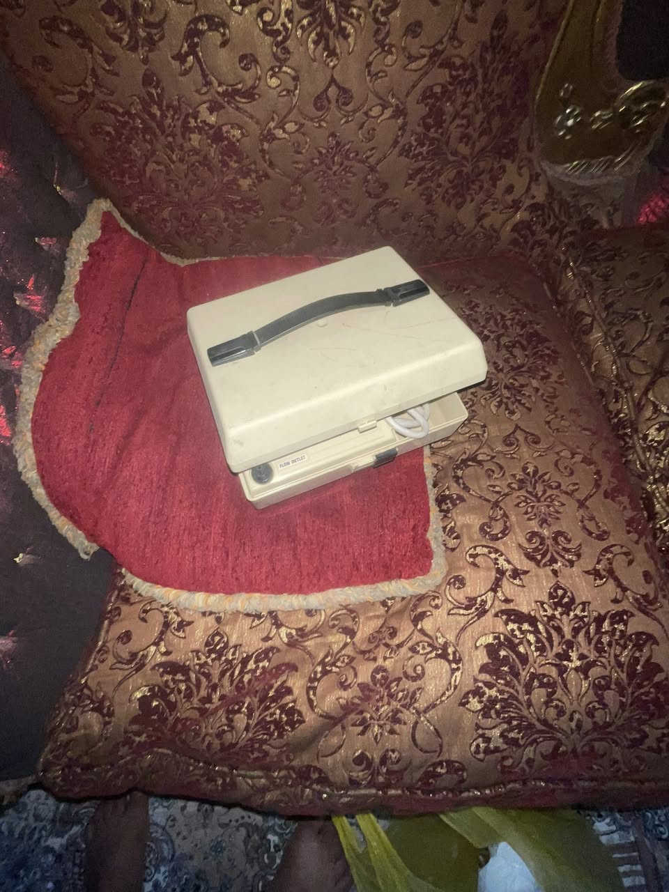 جهاز اوكسجين اعتقد قديم اصلي للبيع


**إذا كنت صاحب هذا الإعلان وتريد حذفه لأي سبب، رجاءا أرسل رسالة إلى الدعم الفني**