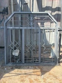 شبابيك • مستعملة • عدد ٤