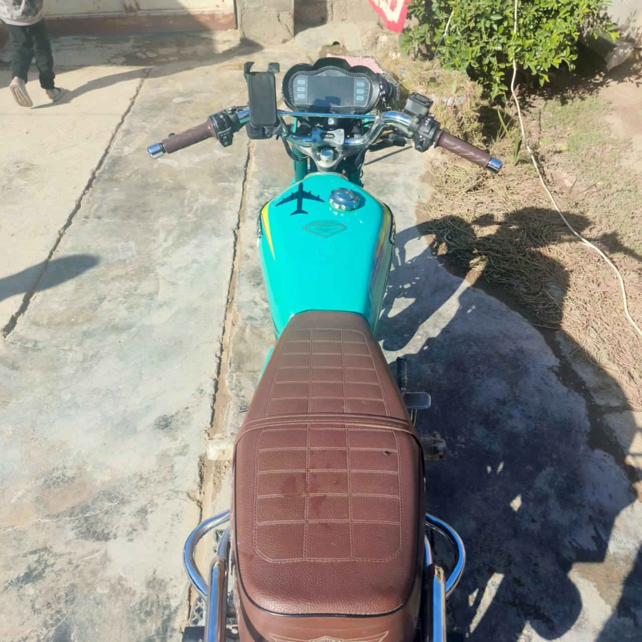 سلام عليكم دراجة سيفات الموديل 23شكل، 24 مكفوله كفاله عامه مابيه اي نقص مالجناي  سعر 600 وبيه مجال        مكاني ديالى شهربان رقم ***********
