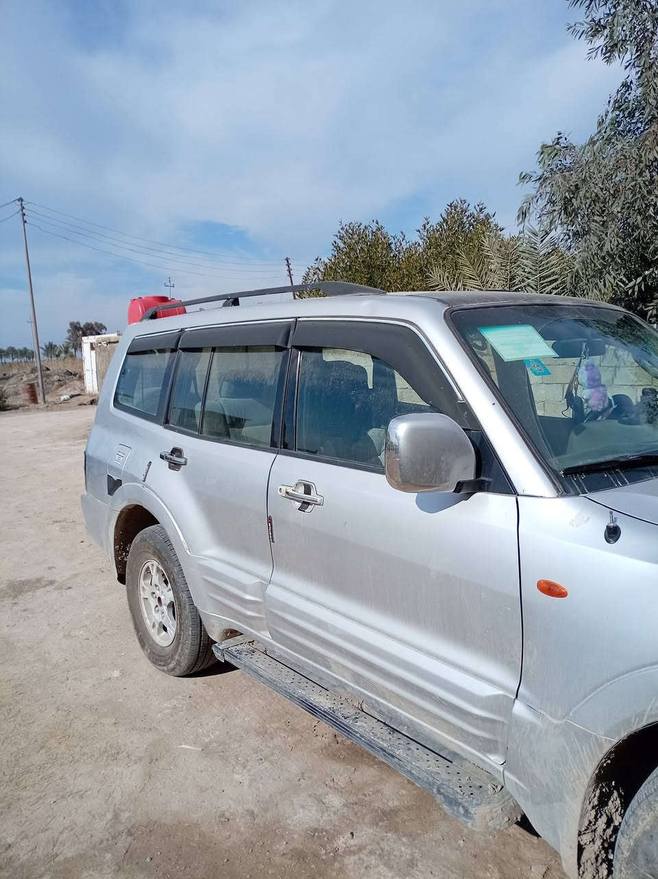 السلام عليكم باجيرو 2002 سنويه لغاية 2030 هزه جديده سياره مكفوله كير ومحرك تبريد شغال محرك 3000 وسته سلندر دفع رباعي سيارة خير من الله بيها صبغ بس الجاملغ الامامي والباقي مكفوله من كولشي 
سياره سعرها 87 وبيها مجال بسيط للشراي مكاني بغداد اللطيفيه رقم السياره بابل
للاستفسار 
*********** واتساب
***********
