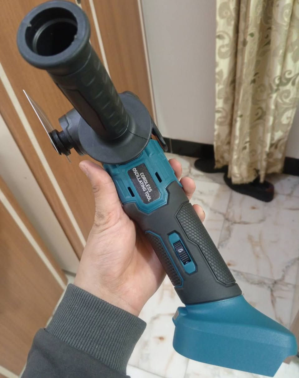 للبيع كوسره هزاز جديده غير مستخده
تجي وياهه 3اقراص 
وشاحنه 
نقص فقط بطاريه 
سعره 15الف يوجد توصيل لكل العراق للتواصل 
***********
