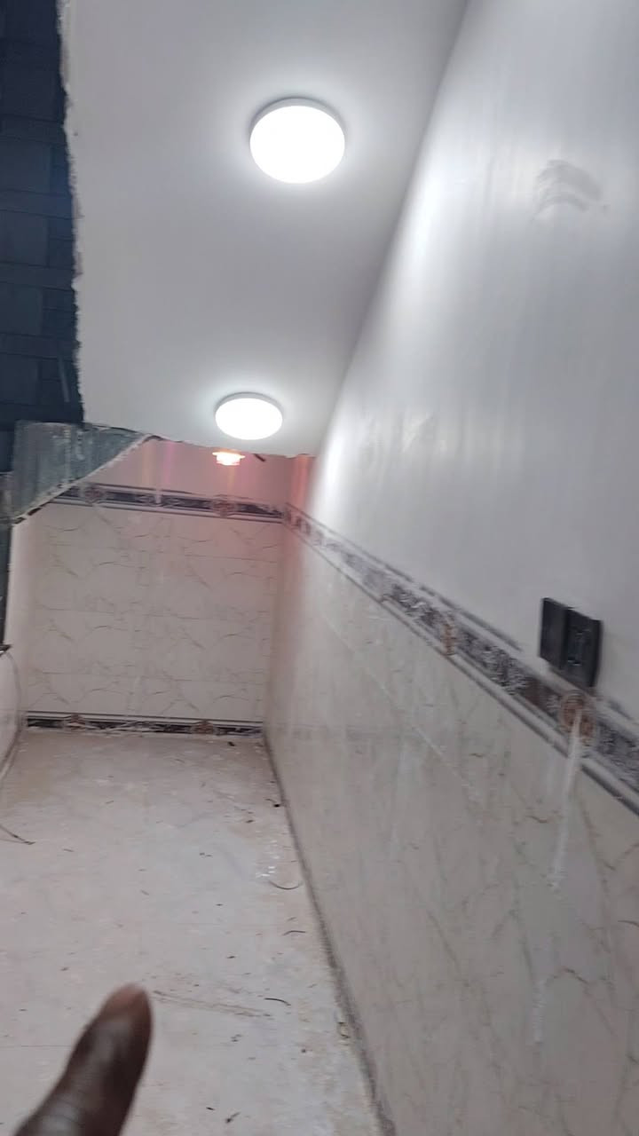 بيت 200م للبيع جاهز للسكن بالنجف البراكيه قريب على  اسواق المير بنيان جديد صب كونكريت اساس وسقف   اقرار محكمه  التواصل واتساب ***********
