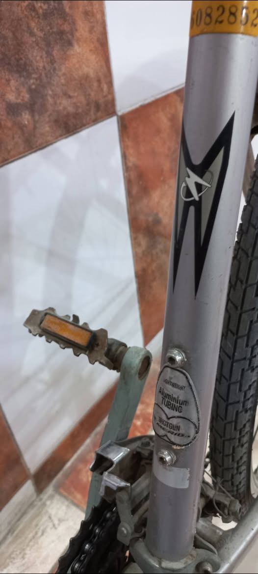 رمضان كريم عالجميع اخوان
بايسكل حجم ٧٠٠هجين ماركة ميردا المعروفة.
شفترات فقاس ياباني. عكرب اصلي ياباني وبدالة أصلية. ستيرن لعابة ويدات بريك تيكرو .ويل خلفي R500 وتايرات ديستون. سعرة ١٦٥ وبي مجال مكاني الصليخ*********** اوالشعب 

. شفرات فقاس ياباني عكرب اصلي ياباني وبدالة أصلية ستيرن لعابة
