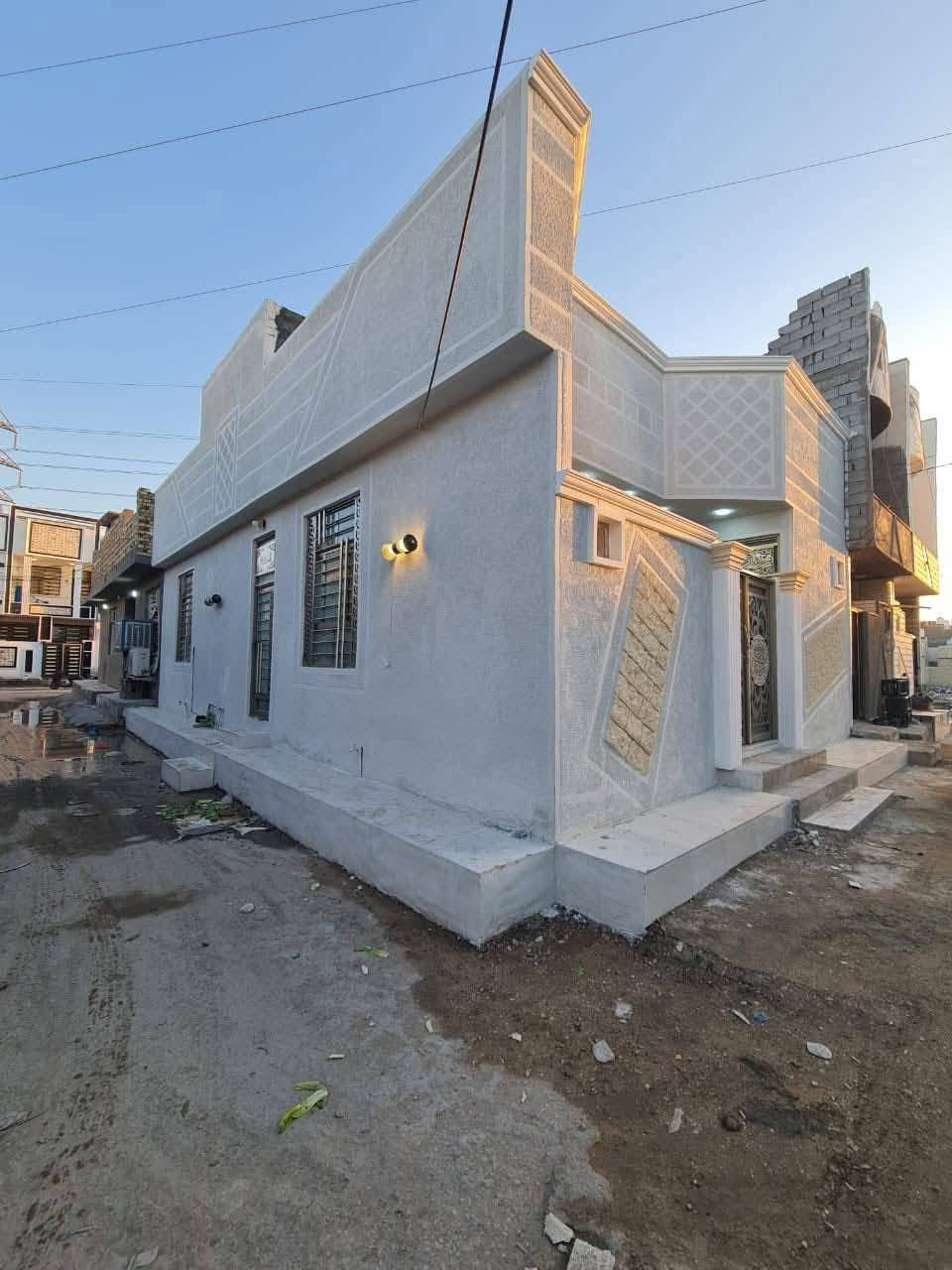 سلام عليكم صلي على محمد وآل محمد اغتنم الفرصة وسعره مناسب
العنوان كربلاء حي الكرار قرب مستشفى الكفيل 
بيت للبيع 100م طابق واحد جاهز وجديد البناء بلوك العتبه يتكون الدار من غرفتين نوم وصاله واستقبال ومطبخ وصحيات عدد 2 يصلح سكن او حسينيه للزوار سند 25 إقرار محكمه مكاتبه ويه صاحب الأرض مباشر يبعد عن الأمام 2كيلو خدمات كامله تبليط مجاري كهرباء شوارع 10متر  للاستفسار 
 الواتساب 
***********
***********
 الواتساب تحياتي الجميع #الايك# ومتابعه #ليصلكم_كل_ما_هو_جديد#
