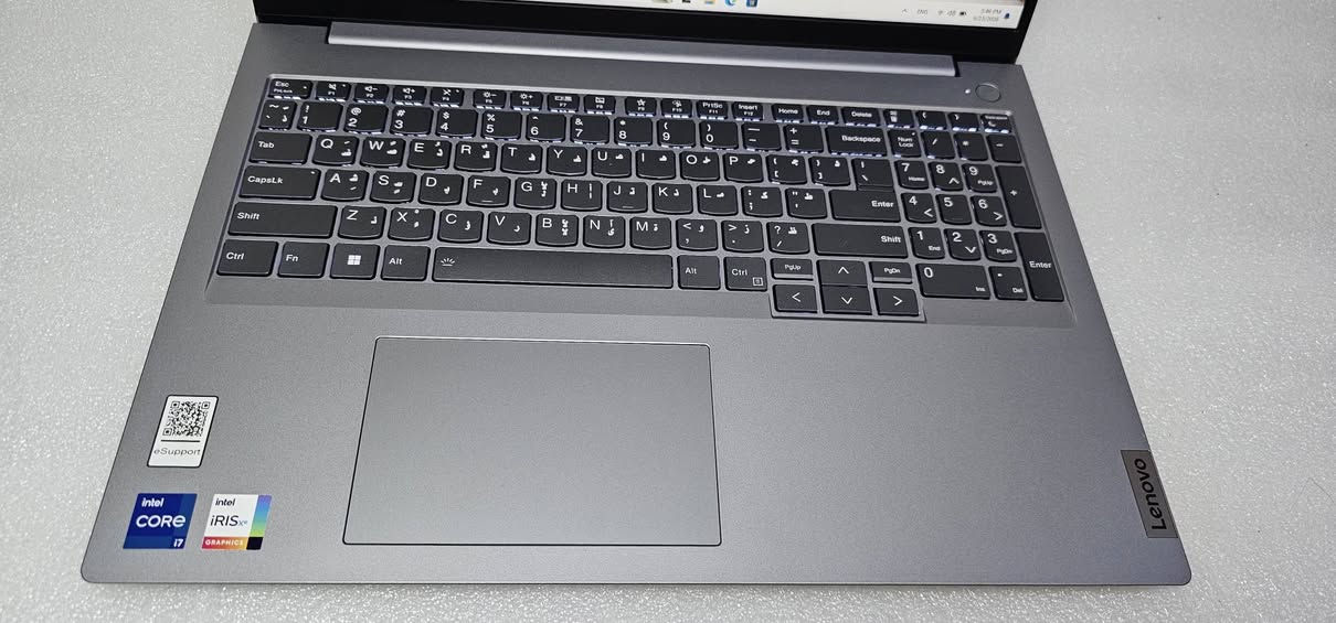 ✨🔥💻 Lenovo ThinkBook 16 G6 – توازن بين القوة والأداء🔥🫣.
إذا تبحث عن جهاز عملي ويعطيك أداء ثابت بكل استخداماتك اليومية، فهذا اللابتوب يجيك بمواصفات حديثة وتصميم أنيق 👇

🚀 Intel Core i7 الجيل 13
قوة معالجة حديثة وسرعة استجابة ممتازة للأعمال والدراسة والبرامج المختلفة

⚡ RAM 16GB
سلاسة باستخدام التطبيقات والتنقل بينها بسهولة

💾 SSD 1TB (ومتوفر أيضاً 512GB)
سرعة عالية بالإقلاع وفتح الملفات + مساحة تخزين مريحة

🖥️ شاشة 16 إنج

حجم مثالي يعطيك راحة بالعمل والمشاهدة
🎯 تصميم أنيق وعملي من Lenovo يناسب الاستخدام اليومي والاحترافي


**إذا كنت صاحب هذا الإعلان وتريد حذفه لأي سبب، رجاءا أرسل رسالة إلى الدعم الفني**