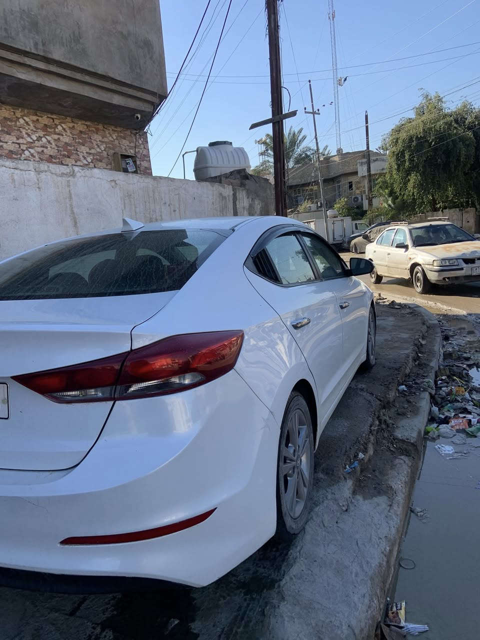 هيونداي النترا 2018 وارد امريكي تبديل بنيد صور الحادث مرفقة الحادث خفيف بدون لغد بدون شاصي الكير والمكينة مكفولات من الفتح بدون ايرباك  سيارة نضيفة جدا وكاملة رقم بغداد السعر 135$ وبيهه مجال جدا بسيط مكان السيارة البلديات للاستفسار ***********
