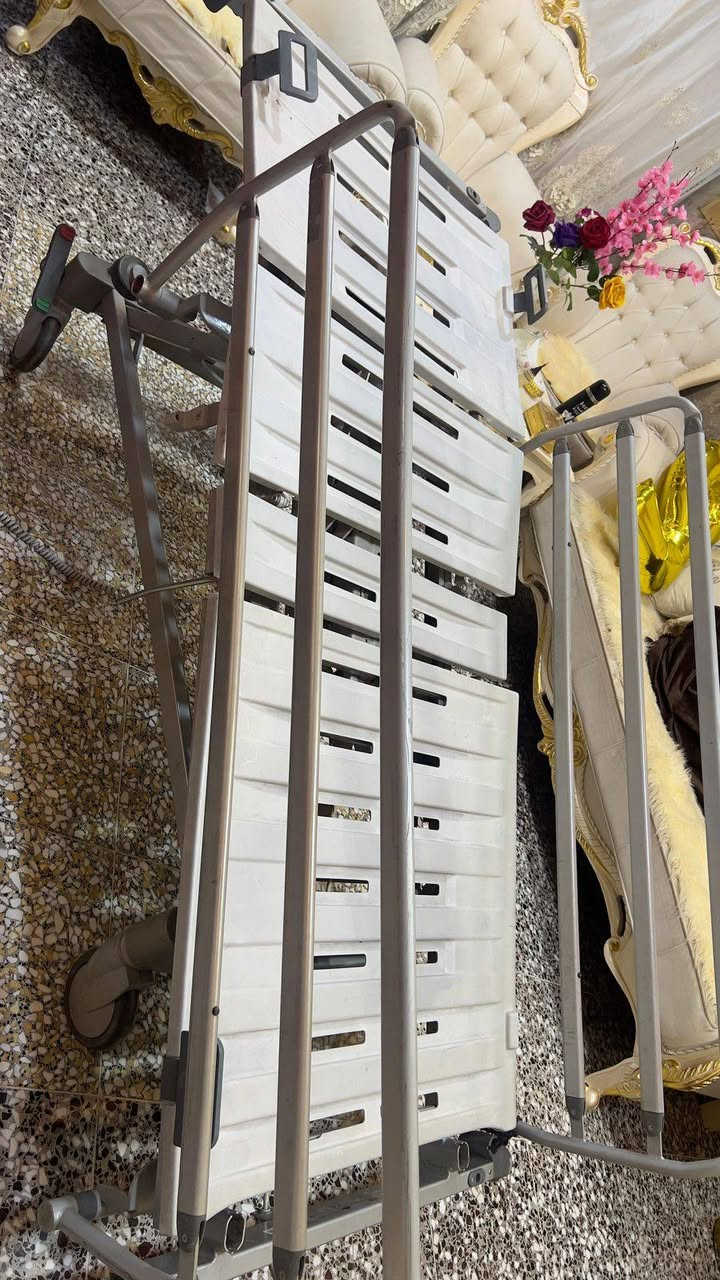 سرير كهرباءي اصلي خمس حركات... وكرسي كهرباءي باتري جديد وينشال بالسياره ويصير يدوي امرتب للبيع موصل


**إذا كنت صاحب هذا الإعلان وتريد حذفه لأي سبب، رجاءا أرسل رسالة إلى الدعم الفني**