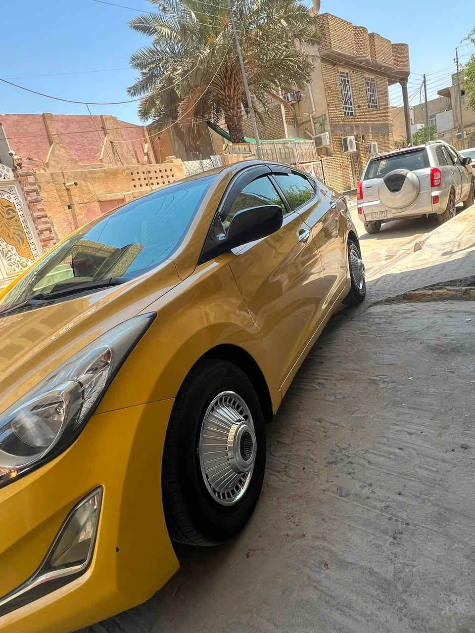 السلام عليكم سياره موديل 12 مبدل بيه اربع قطع زاد تبريد ثلج السعر 93بيه مجال الشراي يتصل ***********
