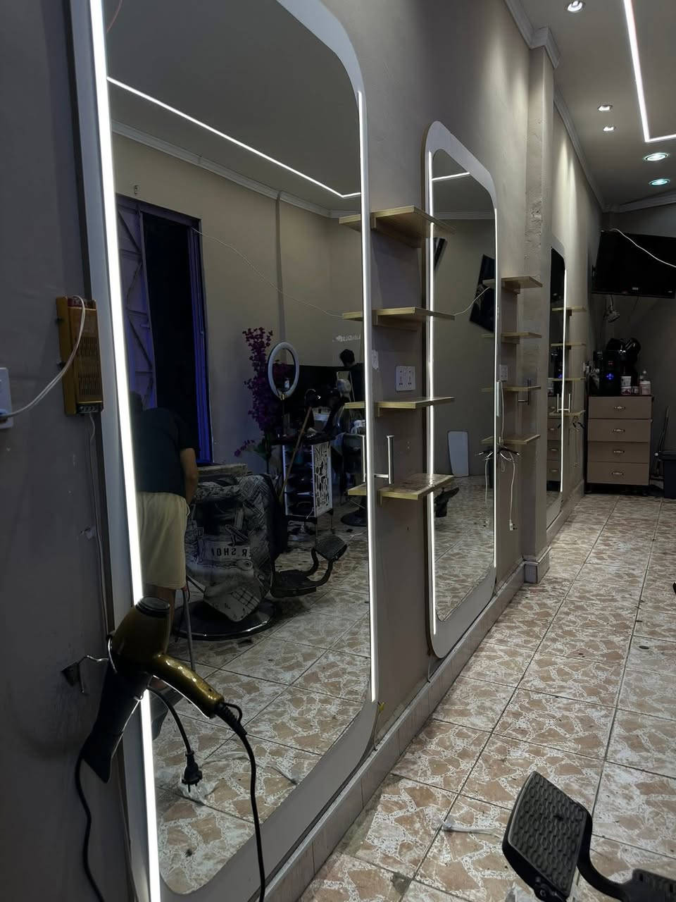 للبيع  امرايات٣  ميوزه ٣
***********معتز ال مهند
