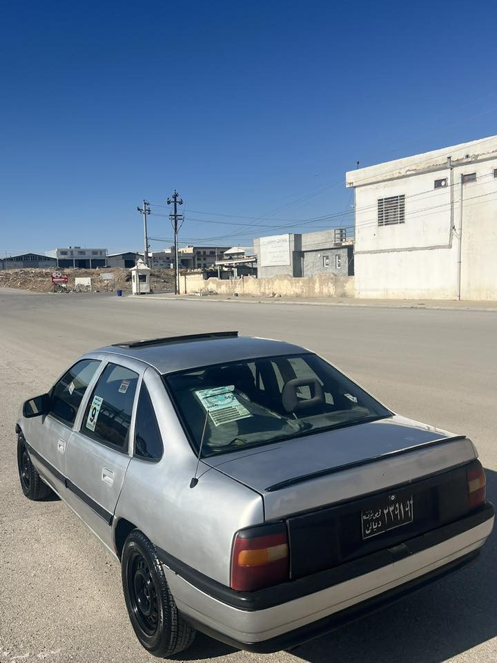 سڵاوی خواتان لێبێت
ئۆپڵ  مكینە ١٨ 
سەیارەیەكی تابڵێی جوان و ماڵی دۆستە 
تازە بۆیاخ كراوە 
پێش ودوا چركەی نیە
٤تایەی تازە
سڵایدە
كارەبای وگەرمی مەزبووت
سەنەوی لەگەڵە بەشەرت 
لە سلێمانیە سەیارەكە
سعری ٢٥ معامەلەیە كەم 
پارەی علوجێكە

0770 184 7042
