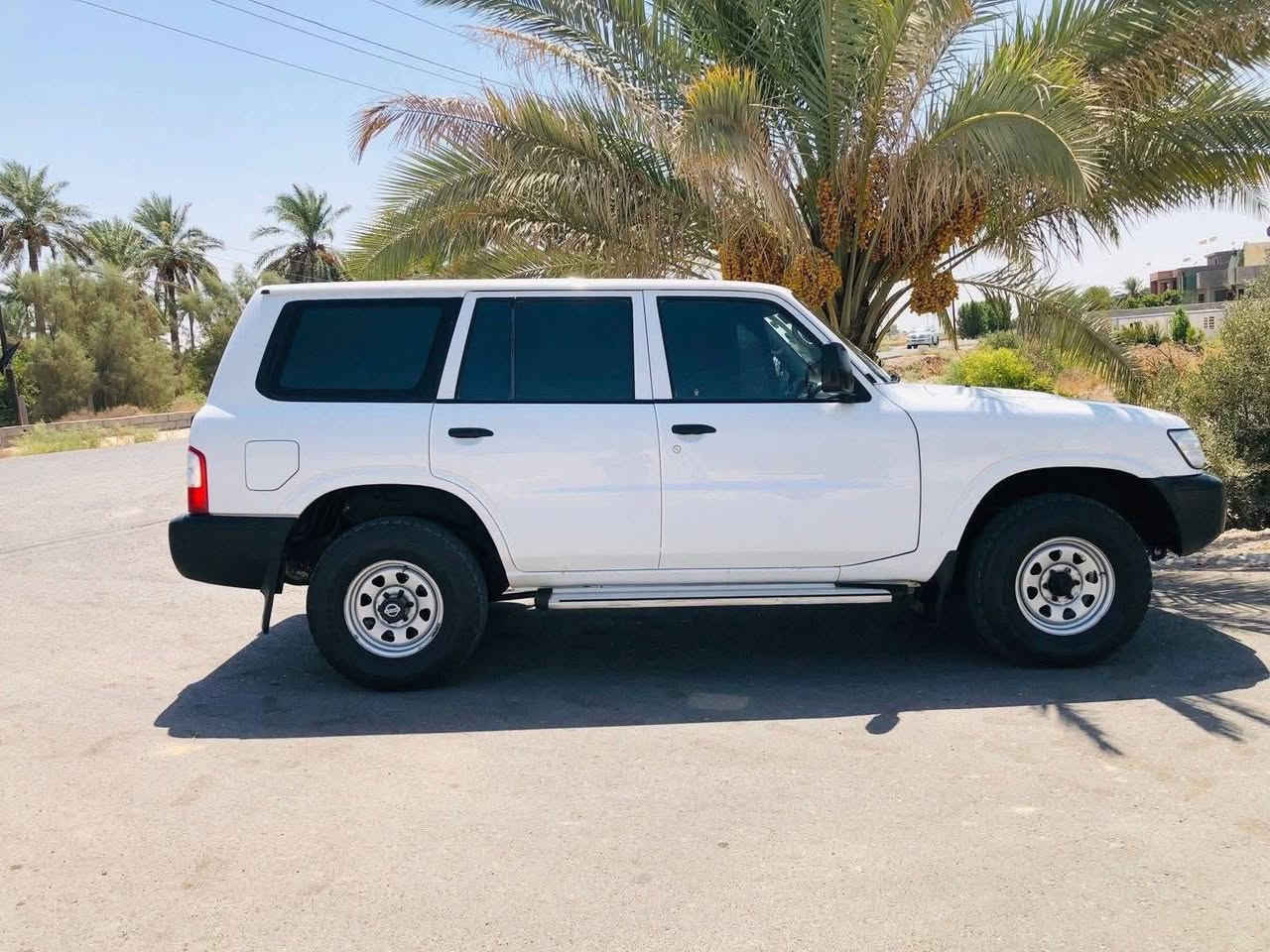 نيسان باترول كفاله عامة سيارة جهازة كل نقص مابيها السيارة باسمي سنويه جديدة هزة جديدة  مكان السيارة ميسان 
السيارة استخدام شخصي لاداخلة جزيرة ولا گانصة 
***********
