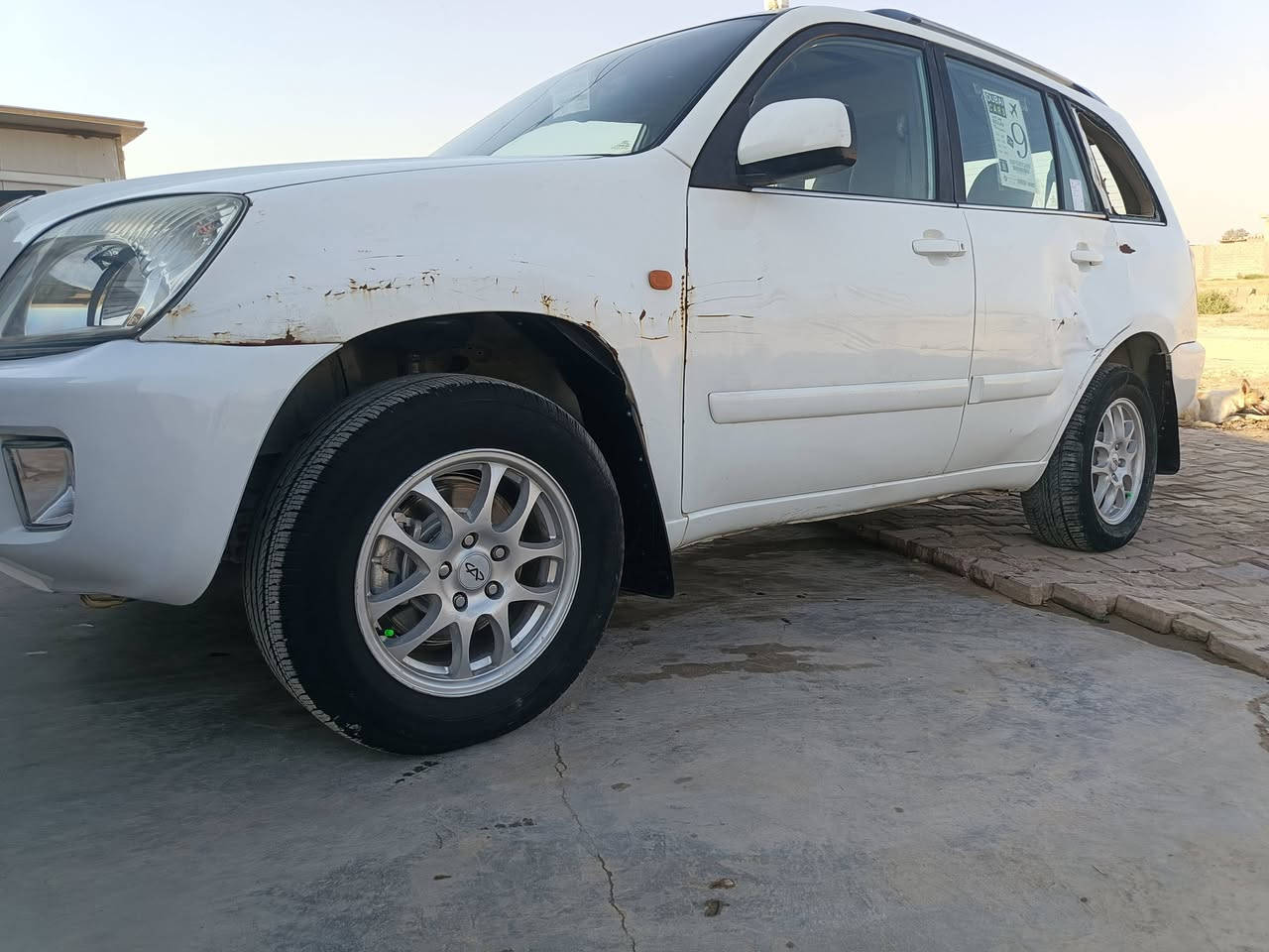 السلام عليكم تيكو مديل ١٢كير ميكانيكي محرك مجفت جديد تبريد بس غاز من سويت المحرك طار الغاز هاي صورها بيها ضربه باب الخلفي ايسر تخم تاير صدر تمام مكان السياره بغداد الي شراي نقد يتصل عل رقم ***********ابيع شوف العين السعر كلش مناسب السعر ٣٨او بيها مجال رقم بغداد نكليزي سنويه جديدة شرط التحويل
