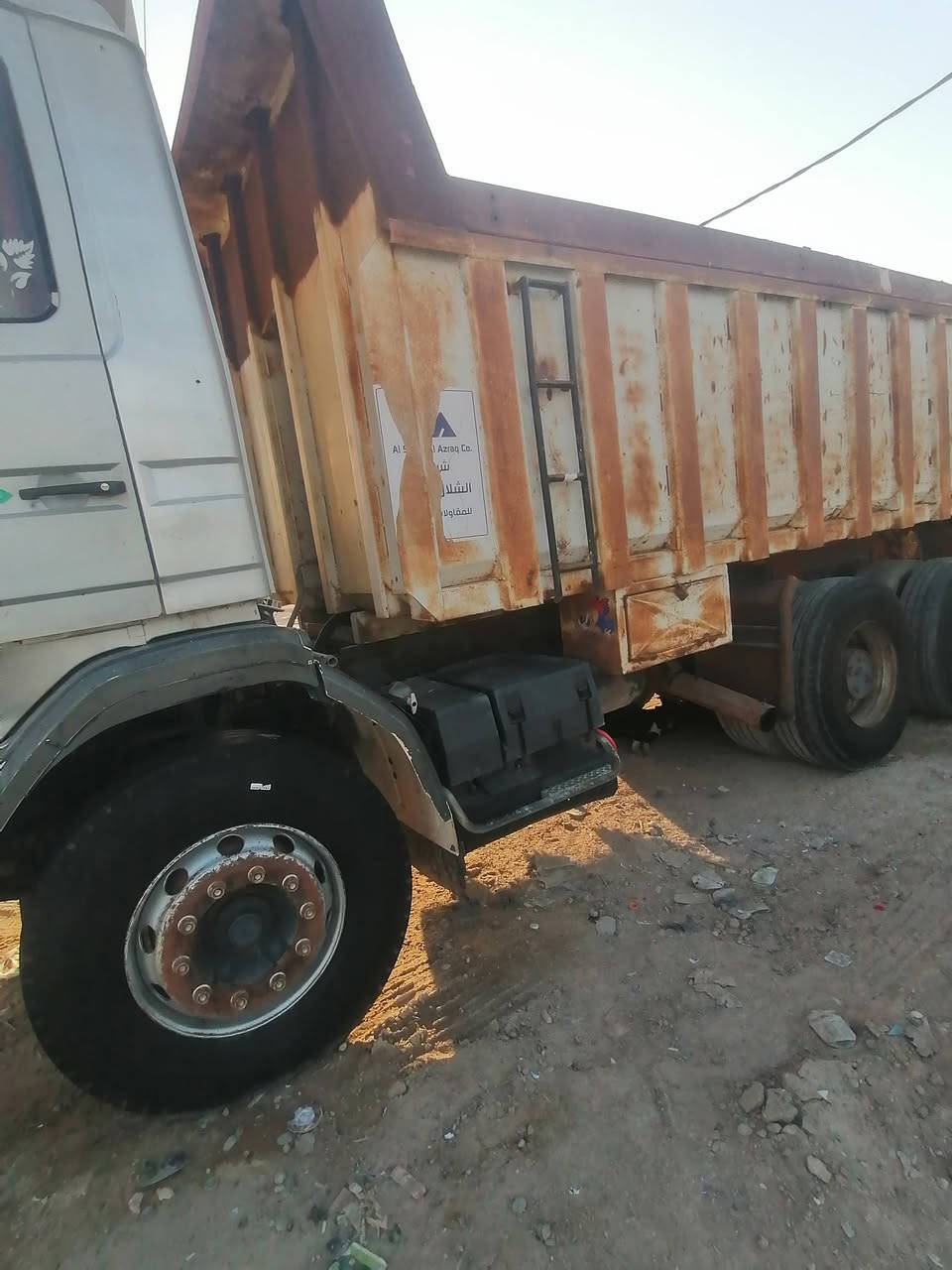 السلام عليكم مراوس بيكب فلاونزه
أو للبيع
سكانيا ١١٣ رقم بصره ألماني سنويه ٢٧
محرك ١٢ ونص لا صرف والبخار
كير ٩٠٠ مجموعه كتر ١٩
قماره مامصبوغه بلاد تبريد بلادي شغال
دواخل جديده
بدي جديد
تايرات جدد
السعر المطلوب ٢١٠
تحويل مباشر
السياره بيهه تطواله بنص السمجه
العنوان البصره الزبير ***********
