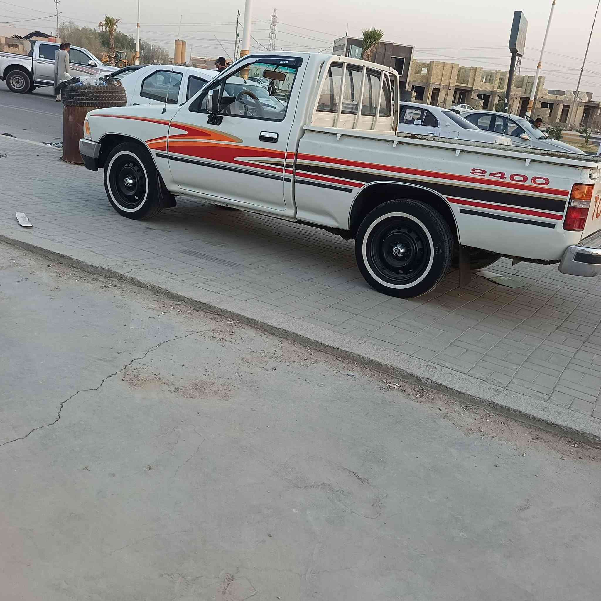 السلام عليكم سياره بيكم تيوته مديل 92 رقم مثنى سنويه ل 27 سياره مكفوله كفالة عامه شاصي محرك كرو سيده تخم تايرات مصبوغه صبغ جماليه السعر 55 وبيها مجال العنوان السماوه الرقم الهاتف ***********
