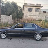 للبيع BMW حجم 700 كير محرك شرط مصبوغه عام موديل 91 كير توماتيك  رقم ني...