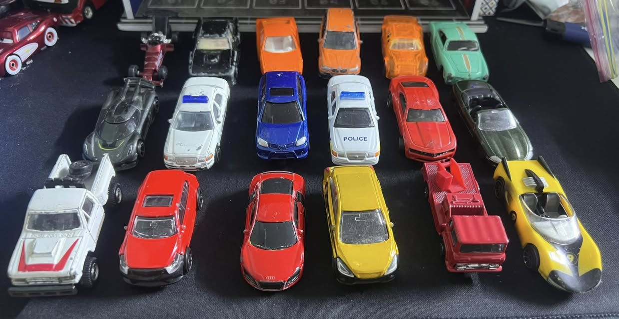 سيارات حديد
شركات مختلفة 
قياس   ١:٦٤ ( ٧ سم )
٧٤ قطعة
سعر المجموعه واصل ٧٥ الف


**إذا كنت صاحب هذا الإعلان وتريد حذفه لأي سبب، رجاءا أرسل رسالة إلى الدعم الفني**