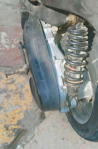 عصفوريه نضيفه محرك حلو نهضه تشلع شلع كهربا لايت شغاله باتري بيه سلف شخاطه عوزه فقط تواير جدد سعر مناسب ومستعجل 170
***********
