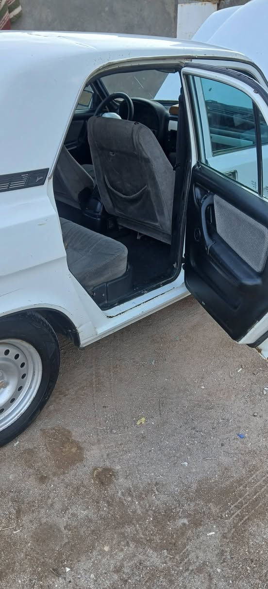 السلام عليكم سياره فولكه للبيع رقم بغداد بسمي سياره جاهزه وحلوه مكينه وكير ونجي مكاني شطره السعر ٣٥ وبيها مجال رقمي ***********
