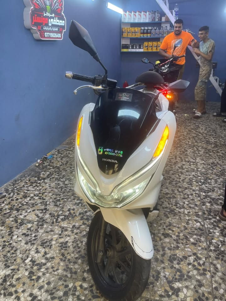 HONDA BCX.        150cc
السلام عليكم دراجه بي سي اكس جيل ثالث كوري. مكينه خير من الله مكفوله دراجه نضيفه تخبل عليها ادامه زوج تايرات بنز بريك خلفي واماي بالمكان دهن محسن بانزين محسن دراجه تخبل جيب الف فيتر وتعال افحص مكاني بالغزاليه سعرها 1850   
***********.   متوفر باي وقت
