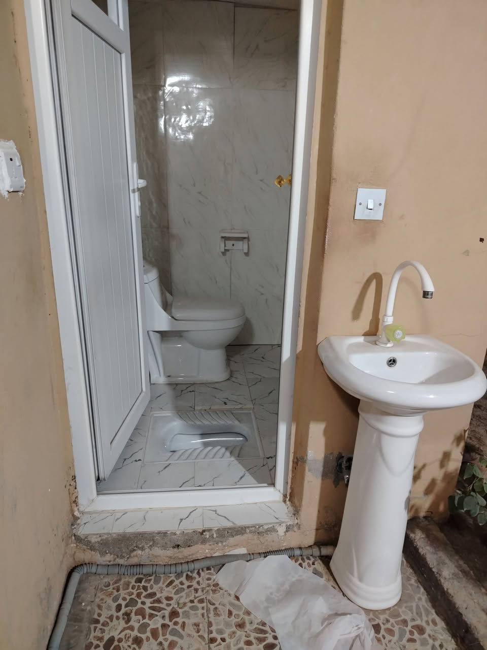 دار طابو صرف للبيع
مساحه ١٤٠م واجهه ٧ يرهم مراوس في القادسيه بيت أو قطعه 
طابق ونص البيت نضيف جاهز للسكن
موقع الدار
كركوك حي الاسرى المفقودين سايدين جامع المعراج قرب المدارس
محتويات البيت
استقبال
مطبخ
هول موزع بين الغرف
غرفتين نوم + غرفة نوم طابق ثاني
درج داخلي بيتوزه
حديقة
كراج
الاستفسار مكتب السيد البياتي للعقار
مبايل (*********** او ***********)
عنوان المكتب
كركوك القادسيه الثانيه
شارع المرور القديم
مقابل ثانوية المستقبل الاهليه
مجاور صيدلية مركز الدواء
نستقبل كافة العروض وعرضها في كركوك الطابو الزراعي التجاري السكني
