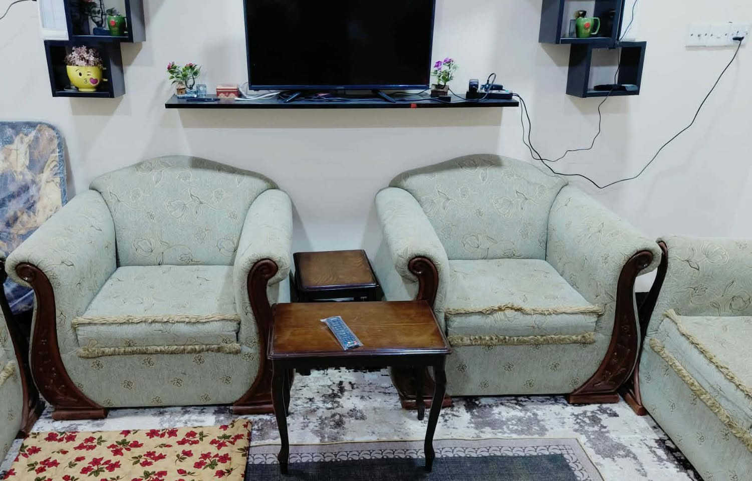 تخم قنفات خشب تكمه الاسفنج بحاله جيده سعره فقط ١١٠ وبي مجال بسيط @


**إذا كنت صاحب هذا الإعلان وتريد حذفه لأي سبب، رجاءا أرسل رسالة إلى الدعم الفني**