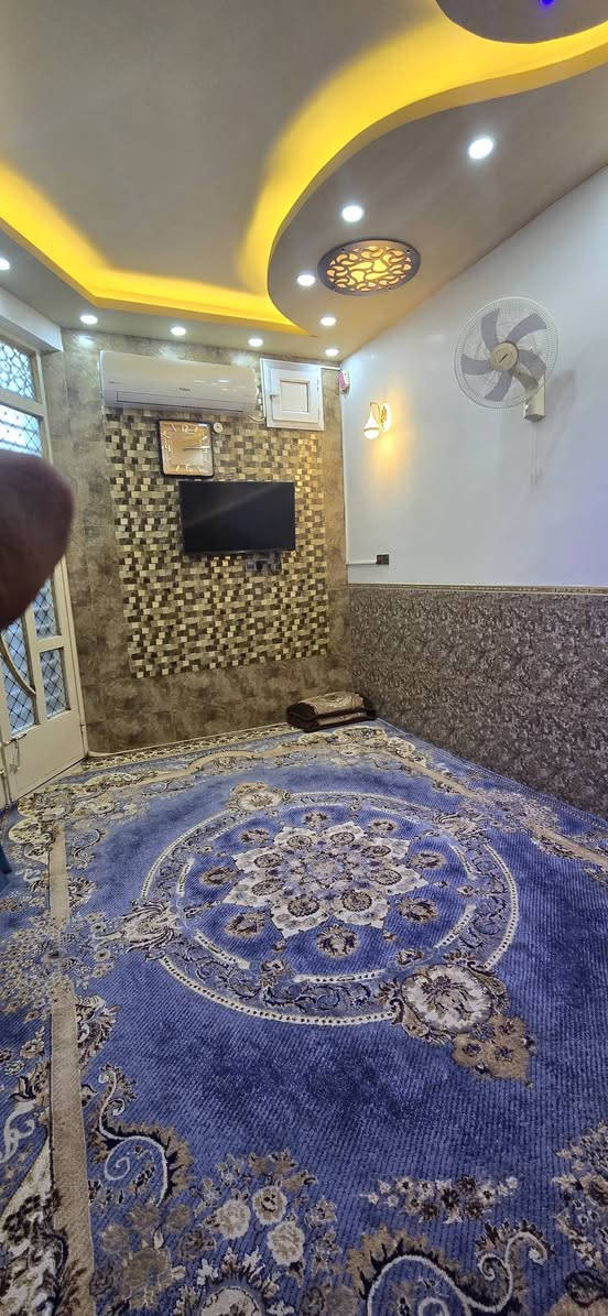 السلام عليكم
دار للبيع 100م  حي الجزيزه بالطاقة 
البناء فول واحد على واحد الطابق الأول غرفة نوم + صالة + مطبخ + استقبال + حمامات داخلي وخارجي 
الطابق الثاني هيكل غرفتين نوم + صاله + حمام الله شاهد بناء مال جناي للأستفسار ***********
