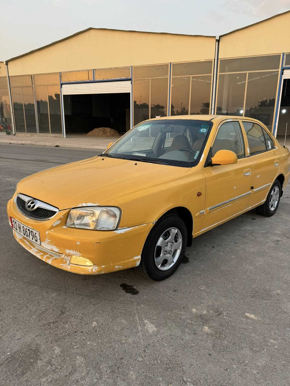 سلام عليكم للبيع فيرنا موديل ٢٠١٤ مكفوله من ضربه وصبغ وتبديل مامعيوده ماشيه٩٨ كير محرك جدد صدر مامي خلفي جديد تبريد ثلج بسمي تحويل مباشر سعر ٧٣ وبيها مجال مكاني بغداد الكرخ دوشمه عامه حته سفاري سياره على وضع شركة مامشتغله تكسي ابد وأحلى من صور سياره***********
