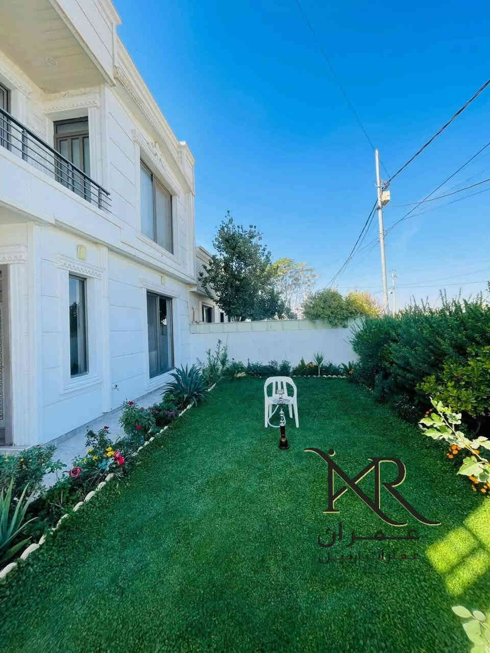 #عرض جديد مميز 
بيت للبيع في مجمع #اشتي١ في #اربيل 
#مقابل #حديقة رسمية 
المساحة 250م تمليك #طابو صرف 
واجهة #شروق 
يتكون 
4 غرف نوم 
صالة 
استقبال 
مطبخ حار وبارد 
مجموعة صحية كراج حديقة داخلي خارجية 
باقي الصور في تلگرام https://t.me/Omrin455
____________
***********

***********

***********

#عقارات_عمران #شركة_خطاب_العقارية أربيل, العراق
