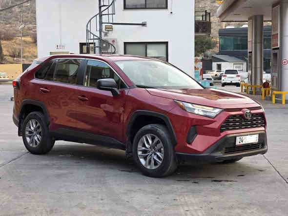 تويوتا راف فور 
2023
مواصفات LE بلاک پاکج
بێ دەبل (بدون دبل)
بتنێ ١١ هزارا برێڤەچووی حسێب صفرە
.
.
گێر و مکینە و تبرید و هیتەر بشەرت
مواسفات بەصمە 
رادار
خط شارع
تحدید سرعە
ستیرن تحکم
لایت زینون و نەشرە
شاشە کامیرە کاربلەی و اندروید اوتو
برێک کهربای
ئوتو هولد
٣ مود (ئیکو و نورمال و سپورتی)
ویل و تایرە جدید
سیارە بێ تەپرەپە
بێ مەسرەڤە بئێک جاری 
........
رەقەم و سەنەوی جدید حەتا ٢٠٣١
شنوی رەقەم بوی تحویل بشەرت
.....
٣ قتعە و نیڤ سبخ بێ داخلی بێ شاسی بئێک جاری
ئیرباک سیستەم سەر وەزعێ شریکێ
.....
سعرا وێ 205 ومجال 
......
ئەگەر مشتەریبی تلەفونێ بکە(واتساب)
*********** کردی
*********** عربی دهوك
