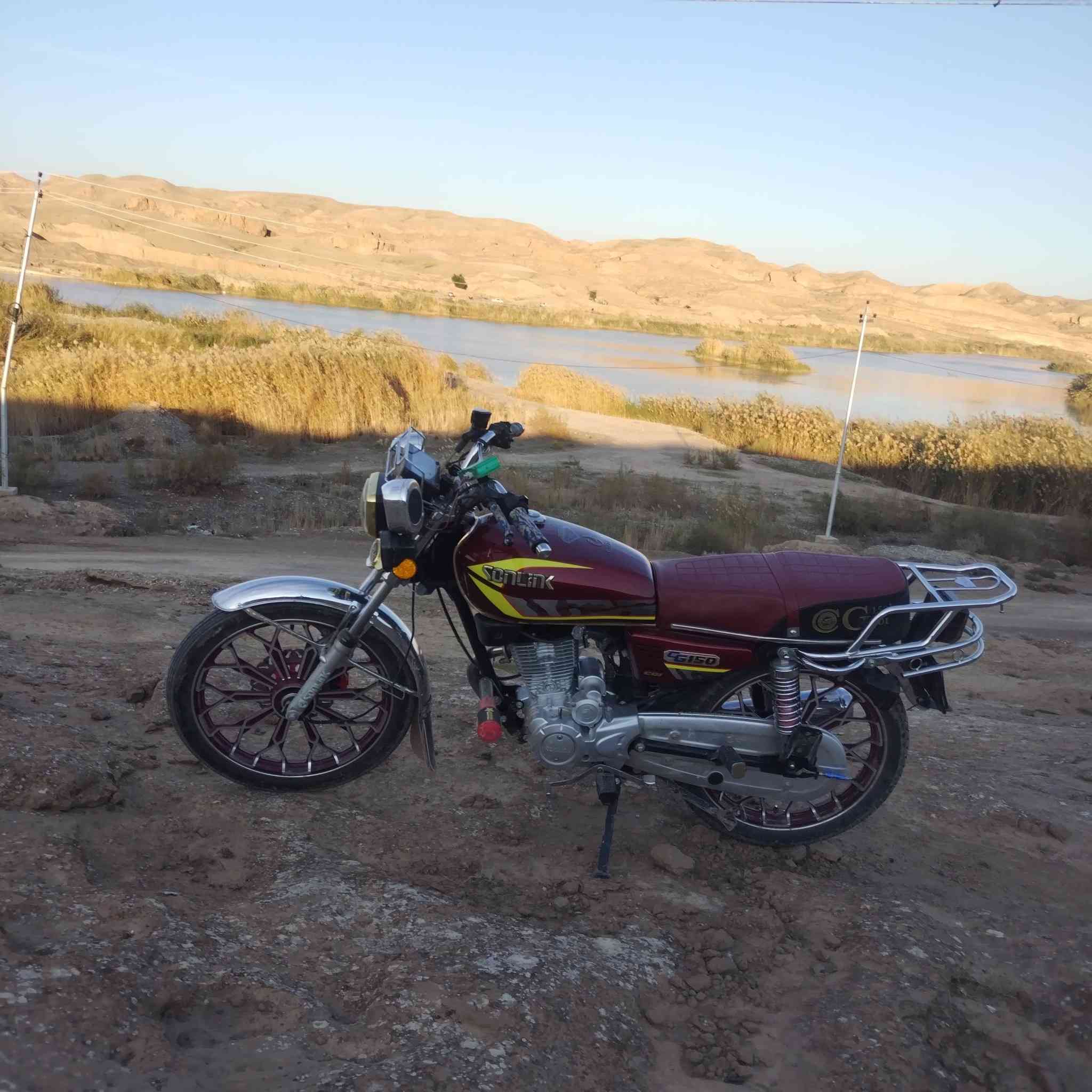 السلام عليكم دراجه للبيع موديل 2024 كفاله عامه المكان ديالى منصورية الجبل اتصل ودلل ***********
