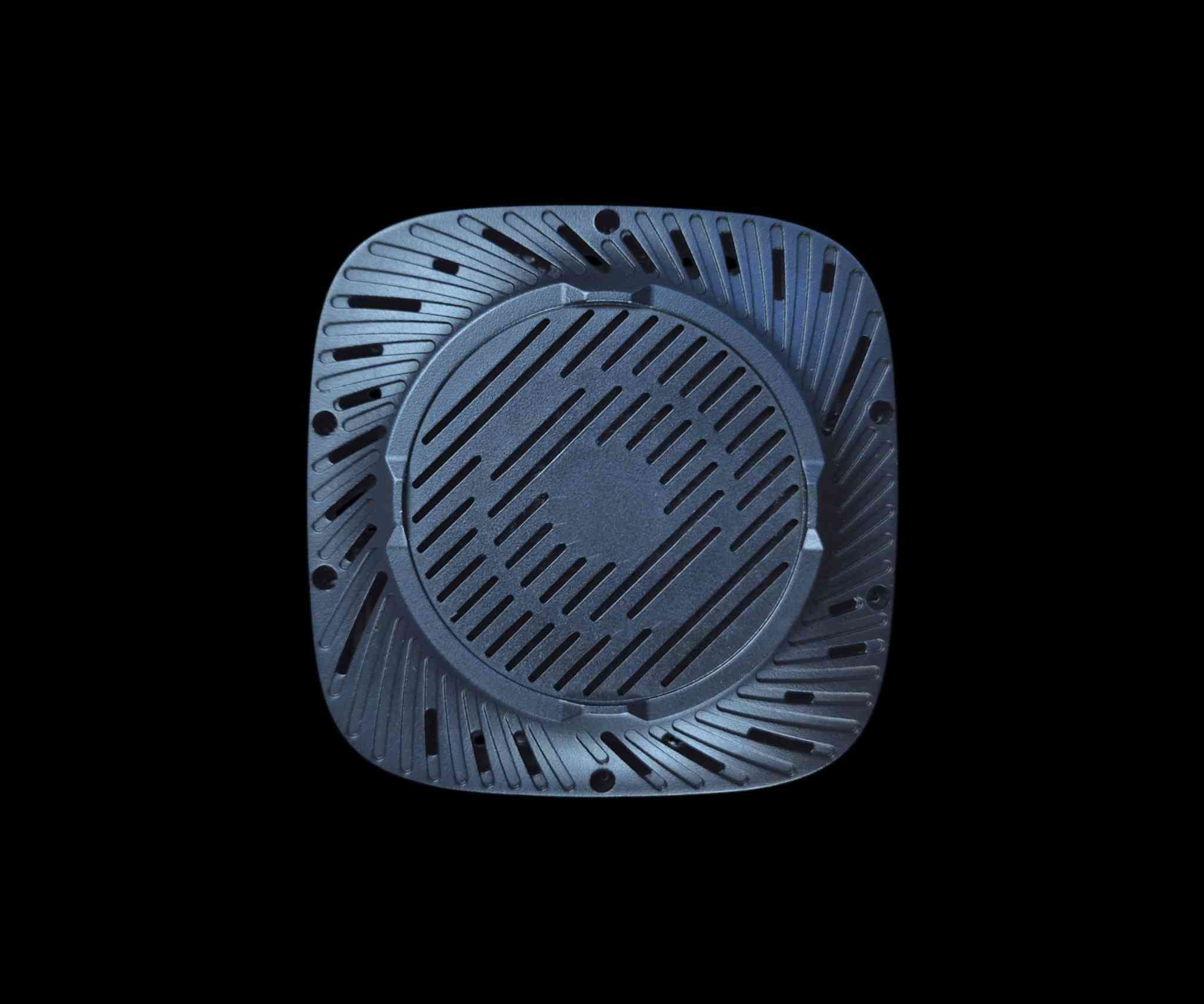 وحدة كار بلاي لاسلكية ذكية – أندرويد 13 (2GB+32GB)

الاستخدامات

تحويل شاشة السيارة إلى نظام كار بلاي و أندرويد أوتو لاسلكي بالكامل بدون أسلاك.

تشغيل يوتيوب، نتفلكس، الخرائط، الموسيقى وجميع تطبيقات القيادة بأمان.

الربط المباشر مع الهاتف لعرض الإشعارات، المكالمات، الملاحة، والتحكم بالصوت.

مناسب للسيارات التي تدعم CarPlay السلكي وتحتاج تحويله إلى لاسلكي + إضافة نظام أندرويد كامل.

مثالي للرحلات، السائقين اليوميين، وسيارات العائلة.

المميزات

نظام التشغيل: Android 13 حديث وسلس.

المعالج: ALLWINNER A133 رباعي النواة.

الذاكرة والتخزين: 2GB RAM + 32GB ROM.

الدقة: دعم عرض 1080P Full HD بجودة عالية.

التطبيقات: إمكانية تحميل يوتيوب، نتفلكس، الخرائط، Google Store وغيرها.

الاتصال:

- WiFi 2.4G  5G
- يدعم CarPlay و Android Auto لاسلكي بالكامل.

توصيل سريع Plug & Play– فقط اشبكه بمنفذ USB وسيعمل مباشرة.

منفذ TF Card لإضافة ذاكرة خارجية.

تحويل شاشة السيارة إلى واجهة ذكية كاملة بدون أي تعديل أو برمجة.

تشغيل GPS من خرائط الهاتف بدون أسلاك.

تحديثات عبر الإنترنت OTA إن توفرت.

محتويات الصندوق

وحدة كار بلاي الذكية.

كيبل شحنتوصيل Type-C.

دليل المستخدم.

الملاحظات

يعمل فقط على السيارات التي تدعم CarPlay السلكي الأساسي.

لا يحتاج تنزيل برامج خارجية – الربط مباشرة من الهاتف.

سرعة الأداء تعتمد على قوة إشارة الهاتف والـ WiFi.


**إذا كنت صاحب هذا الإعلان وتريد حذفه لأي سبب، رجاءا أرسل رسالة إلى الدعم الفني**