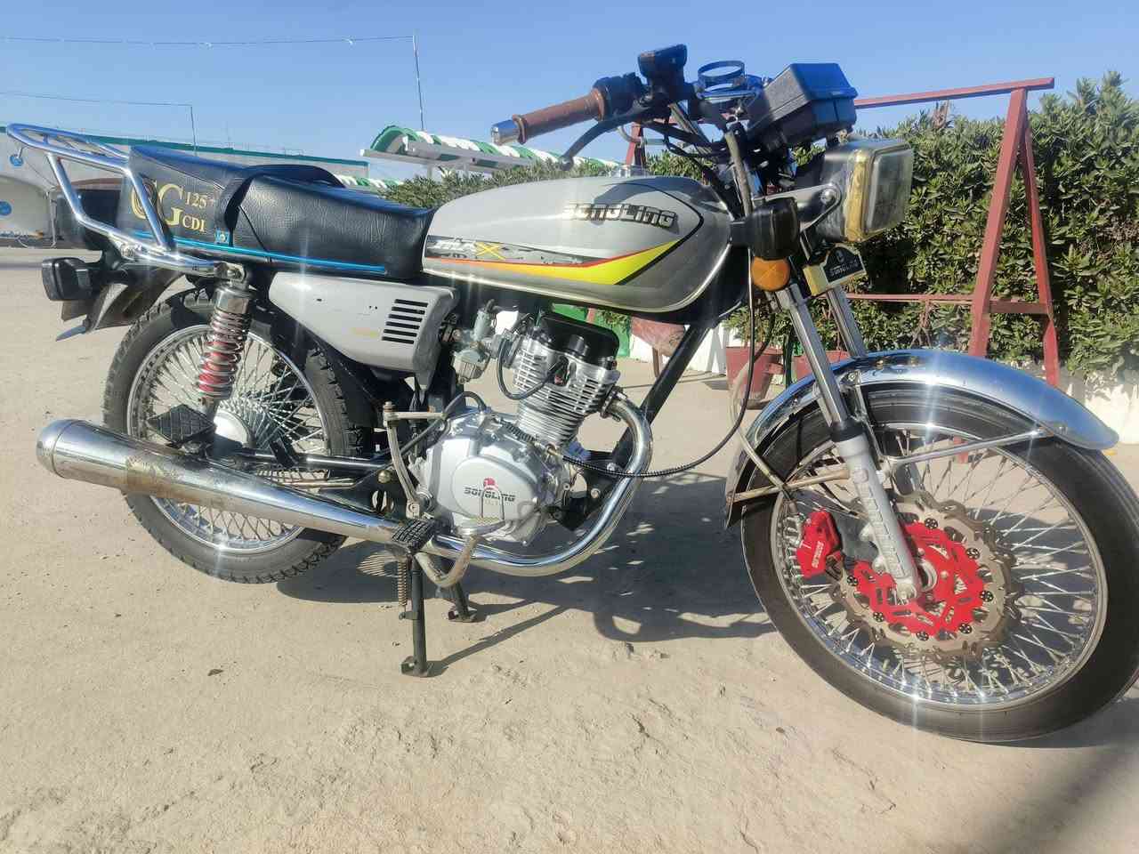 سلام عليكم تايكر موديل 2025 للبيع اوراق كامله مكاني بابل ناحيه النيل السعر 650 وبيها مجال للطيبين للاستفسار ***********
