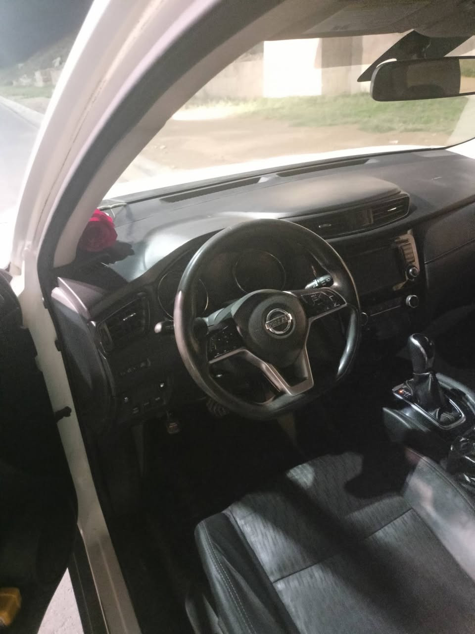 السلام عليكم
للبيع نيسان روج S/sv 2018  امريكي 

لون ابيض. اربع قطع صبغ. 

الكير بيه عطل  ابيعه فحم

السعر 110 ورقة

 ***********
