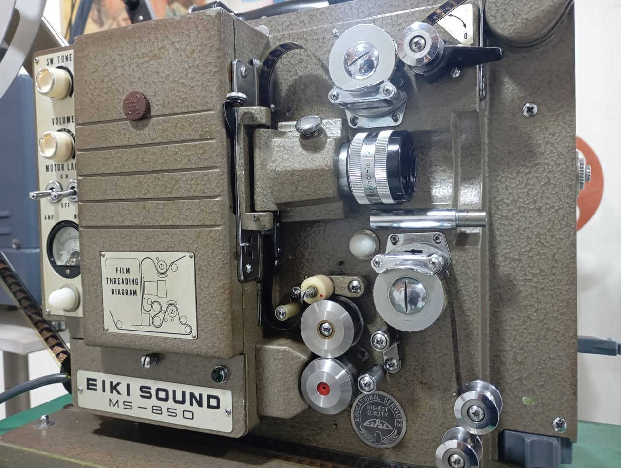 عارضة سينمائية ١٦ملم إيكي للبيع بدون فلم 275 ألف
للأستفسار / *********** يوجد توصيل للمحافظات.
