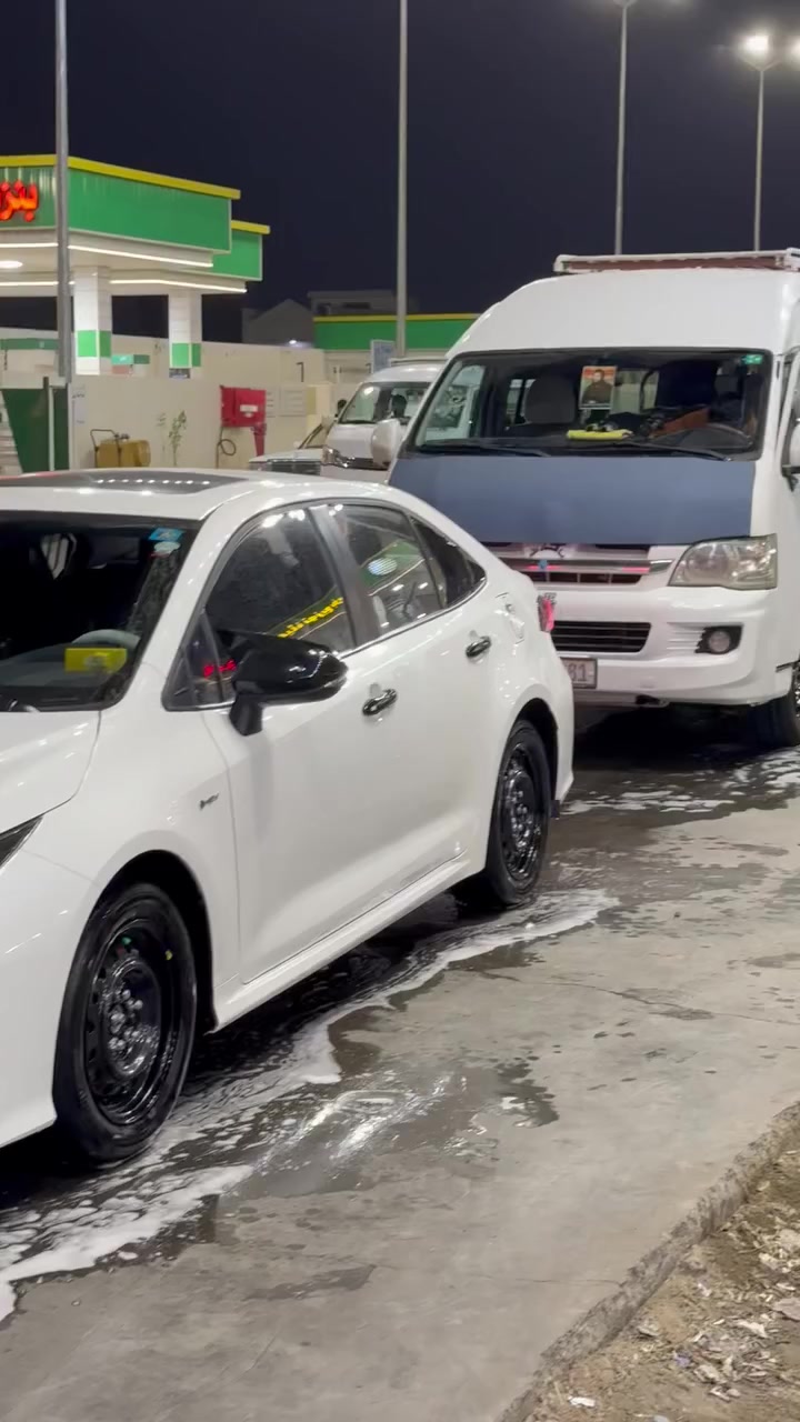 كورلا هايبرد مديل 2025 للبيع فول موصفات خليجي بصمه فتحه رادار بيه رصعات 2 فقط ماشيه 12 الف كفاله عامه مدوشمه كاعيه رقم بغداد بسمي تحويل مباشر  السعر 158 $ وبيه مجال العنوان ديالى جديده الشط ***********
