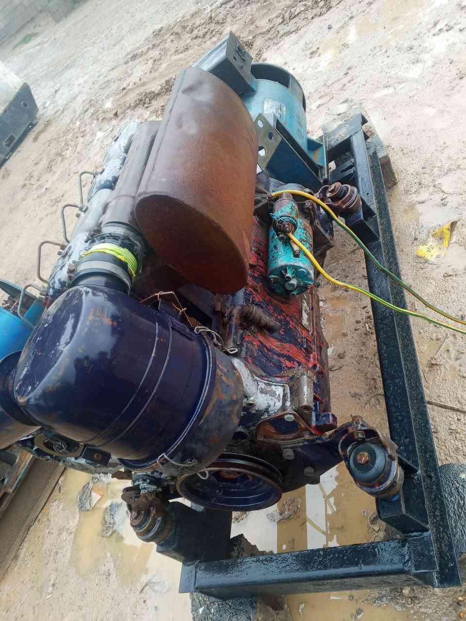 للبيع مولد دويز ألماني 4 بستم 30كيفي شغال المكان ديالى الاتصال***********
