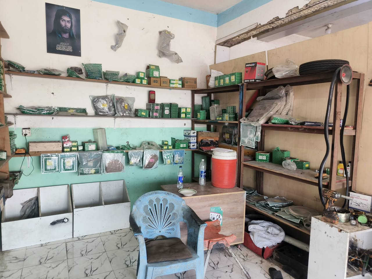 سلام عليكم  محل دوات  حتياطيه  تكتك باجاج  فقط  البيع   ابيع بسعر الجمله  المحل مجرود   بس مامحسوب السعر تجي تسعر القوام واني نسهل وياك المحل ابيه الدوت شلع قلع   بدون  عدت عمل***********
بغداد جسر ديالى القديم

