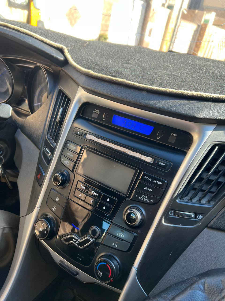 سوناتا موديل 13 امريكي 
ظررها جاملغ والباب الامامي الايمن 

للاتصال *********** بغداد, العراق
