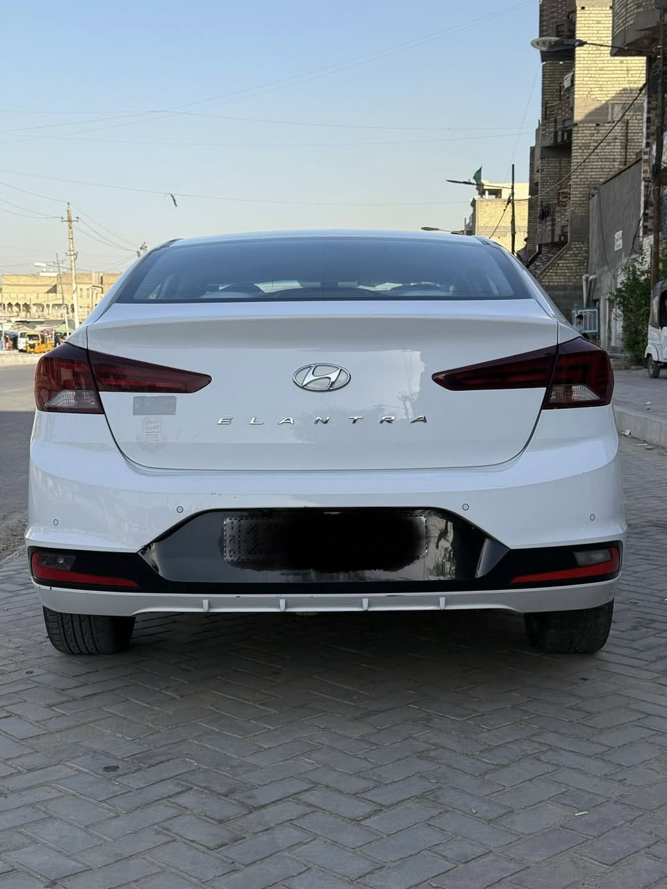 النترا 2020 خليجي
متاح النترا موديل 2020 خليجي رقم بغداد 

🌫️اللون أبيض

🛑المواصفات شاشة 

🛑رادار أمامي

‏🅾️رادرات جانبية + رادار خلفي

‏🅰️فول تحكم ستيرن 

✅بلوتوث

✅حساسات تايرات

‏🅿️ماشية (83m)

(( سياره فول موصفات 1/1 ))
تجي تشوف بعينك سياره نظافة 100%
السعر : 165 $ وبيه مجال بسيط 

فقط الشراي يخابر 👍🏼
للتواصل ***********
