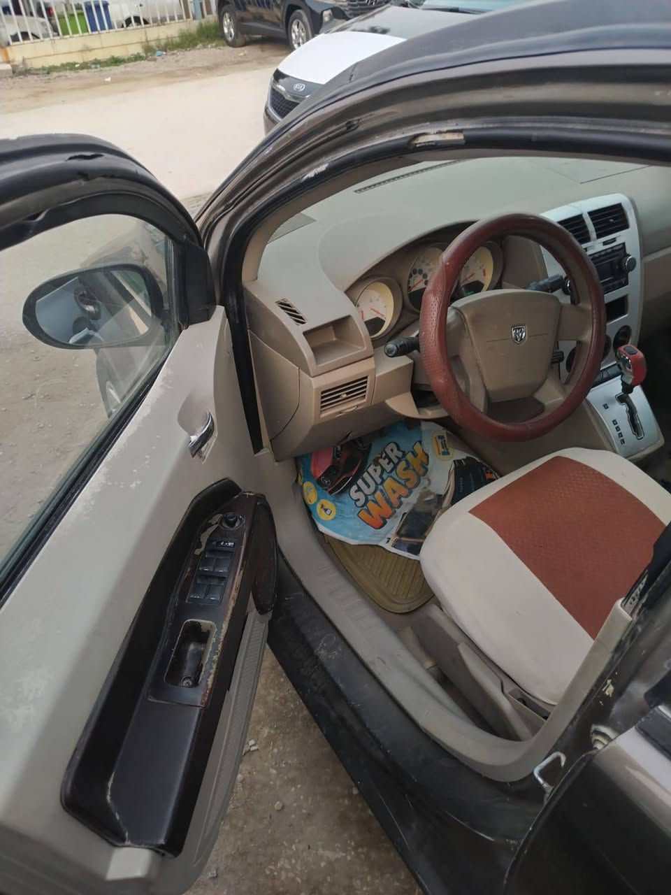 دوج للبيع السعر 60 كامل اي نقص مابي حداديه تخم تاير ويل جديد كير مكينه مكفوله السياره بدون حادث فقط صبغ للجماليه رقم انبار بااسمي تحويل ثاني يوم المكان بكربلاء رقم الهاتف 
*********** اتصل وتأمر
