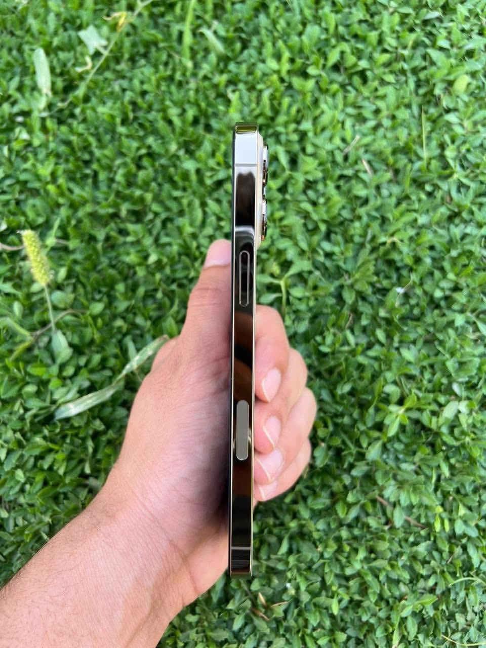 ايفون 13 برو ماكس ذاكره 256 بطاريه 93 لون الذهبي المميز  مداخل صيانه ولا مفتوح نضافه 100‎%‎ السعر 675 قفل اي استفسار الاتصال ع الرقم*********** او مراسله الصفحه
