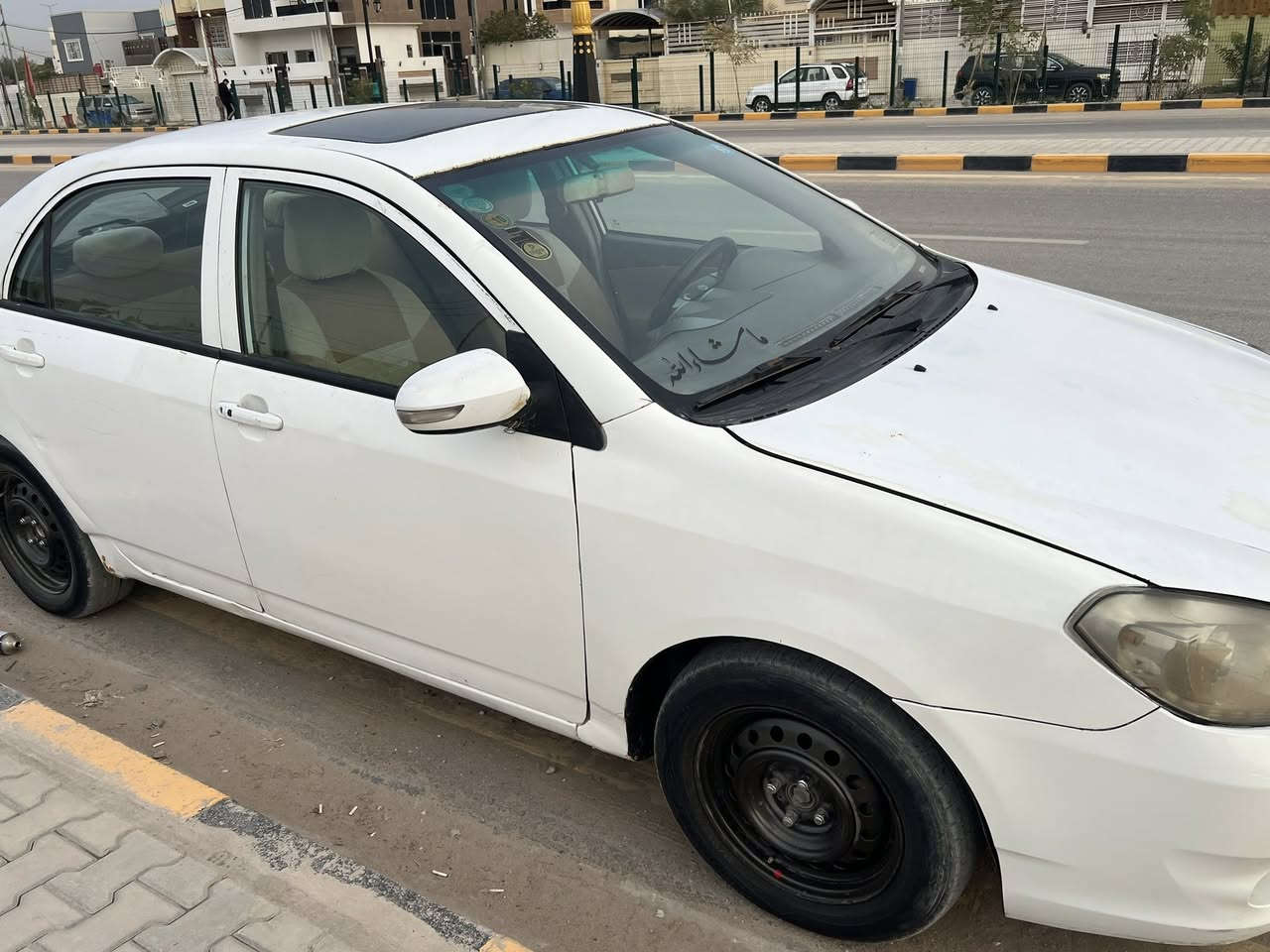 سياره BYD 2013 للبيع مكانها نجف والملك نجف كير صارلي فتره من شاده جديد والمحرك بحاله جيده بيه قطعتين صبغ وتحكيل بالهلالات
 
السعر       ٤٤$          ***********
