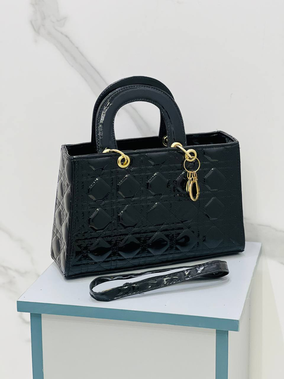 شوفو الجمال بس 😍


**إذا كنت صاحب هذا الإعلان وتريد حذفه لأي سبب، رجاءا أرسل رسالة إلى الدعم الفني**