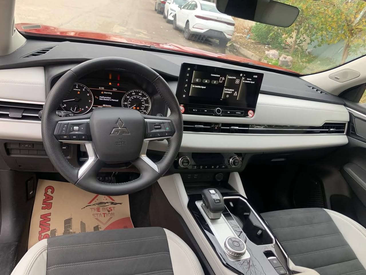 سلام عليكم
ميتسوبيشي اوتلاندر 
موديل 2025 
بدون صبغ 
ماشي الف فقط 
فول مواصفات ماعدا فتحه 
عنوان اربيل 
☎️*********** 
 واتساب 👆🏻
