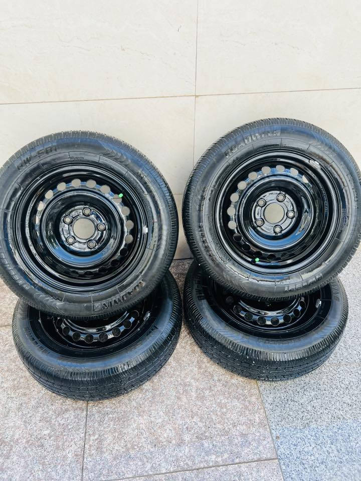 السلام عليكم رنكات حجم 15 تخم تايرت جدد وصبغه اسود لماعي توني صابغهن ول نركات مكفولات من العواجول ول تصليح السعر 275 
الرقم ***********
