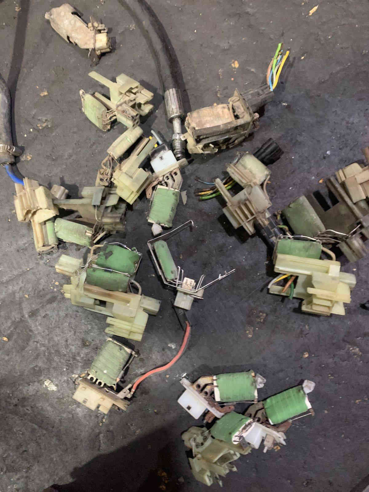 محلات عمر سعد
اغراض اوبل 🇩🇪

(فكترا، استرا، كاديت، اوميكا، بزون) 

العنوان📍: الموصل، البيع المباشر، الجانب الايسر. 

رقم الهاتف☎️: ***********
