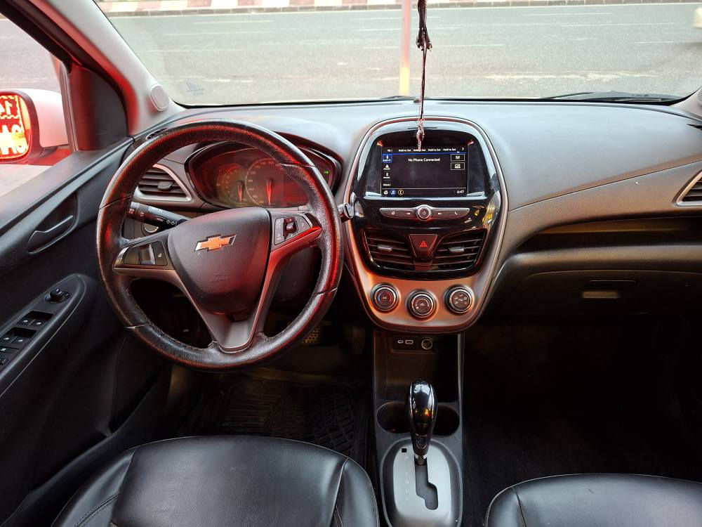 السلام علیکم 👋
شۆڤەرلێت سپارک مۆدێل 2022 فوول فوول مواسەفات✅💥
سەیارەکە 3 بستۆنە⚠️⚠️

 سفری لای خۆمە سەیارەکە دەعم و لێدرانی نییە 💯👌

سەنەوی تا 2028 نوێیە🔥✅

تەعدیلێکی زۆر بچووکی لە پێشەوەی بۆنیتی هەیە کە ڕەسمەکەی لە پۆستەکە دانراوە + دەرگای سەکنی سایەق لای خوارەوەی قۆپێکی گرتووە+ تەعدیلێکی بچووک لە چامەڵغی سەکنی هەیە 

لێدران + ئێرباگ + بۆیاغ + گێڕ + مەکینە + تەبرید + تەقەو ڕەقە + ڕادێتەر  هەمووی بەشەرتە 💯✅

بە نسبەت مواسەفاتەکانی 💥
- بەسمە✅
- کوشن جلد✅
- کوشن هیتەر ( سایەق + سەکن )✅
ـ سوکان هیتەر✅
- چوار جام کارەبا + ئاوێنە کارەبا✅
ـ تراکشن کۆنتڕۆڵ✅
- شاشە گەورە + کامێرا✅
ـ  داشکامی بیلادی✅
- حەساسی دواوە✅
- دوو مۆدی ستێرن ( قورس و سووک ) ✅
کۆمەڵێک مواسەفاتی تر 

بە نسبەت سعری سەیارەکەش داوای 92 وەرەقەی لێ ئەکەم و مەجالێکی مەعقوولیشی تێدایە✅

ڕەقەم تەلەفۆن + WhatsApp
0750 326 3536✅ أربيل, العراق
