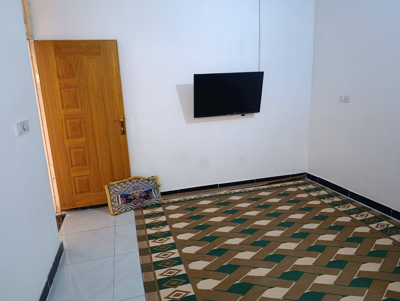بيت للبيع طابق ونص بالقصد او حاضر مسقط مقابل عماره مصري تواصل على هذا الرقم***********
