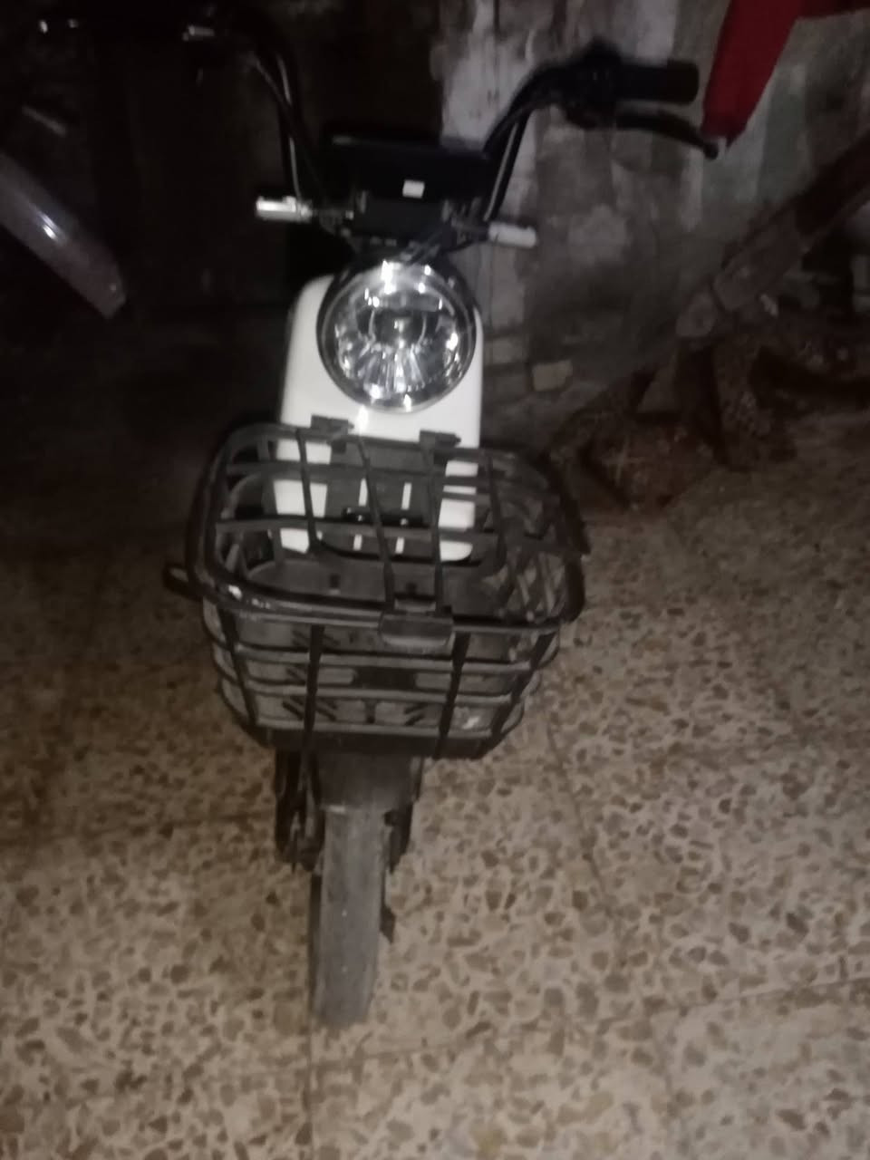 سلام عليكم لبيع درجه شحن نضيف السعر ب195وبيهه مجال بسيط رقم ***********
