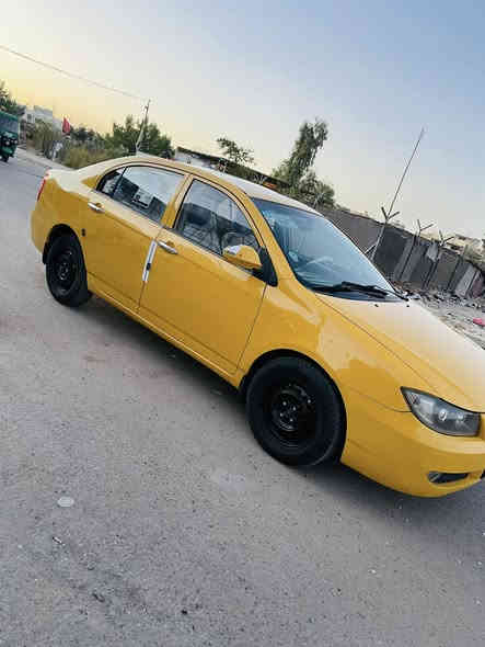 سلام عليكم 
ليفان 620 كير ومحرك كورلا كير عادي 
موديل 2013 كير ومحرك خير من الله تبريد ثلج 
كهربائيات كلها شغاله تخم تاير 
مكفوله من الظربه والصبغ عده هلالات رقم بغداد الجديد 
مصفره هيئه وغرامات السعر 53 ومجالها حك جيه مكاني بغداد
***********
